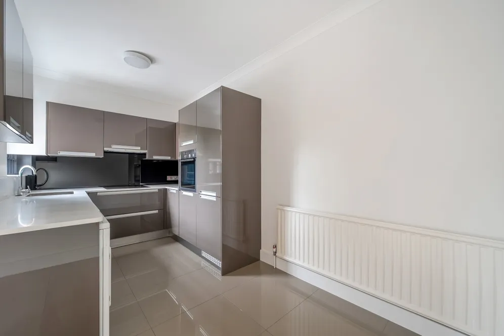 Bulstrode Court Gerrards Cross SL9 photo 2