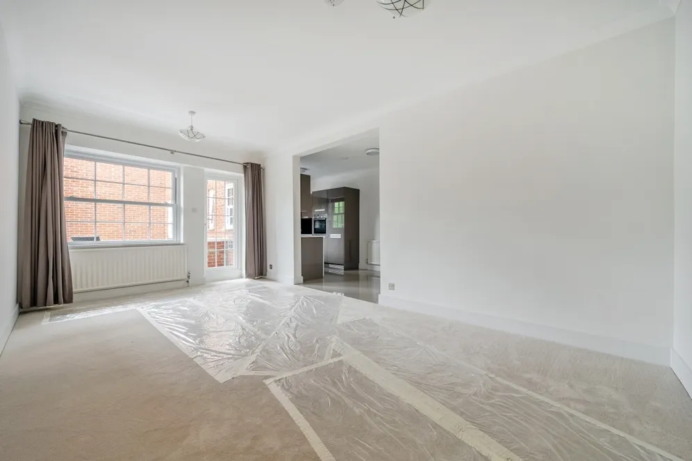 Bulstrode Court Gerrards Cross SL9 photo 3