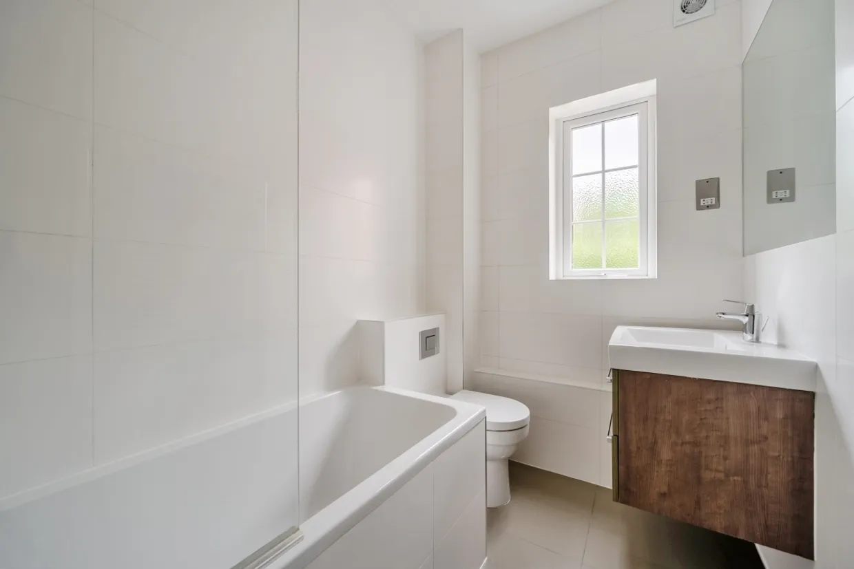 Bulstrode Court Gerrards Cross SL9 photo 6