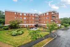 Bulstrode Court Gerrards Cross SL9 photo 9