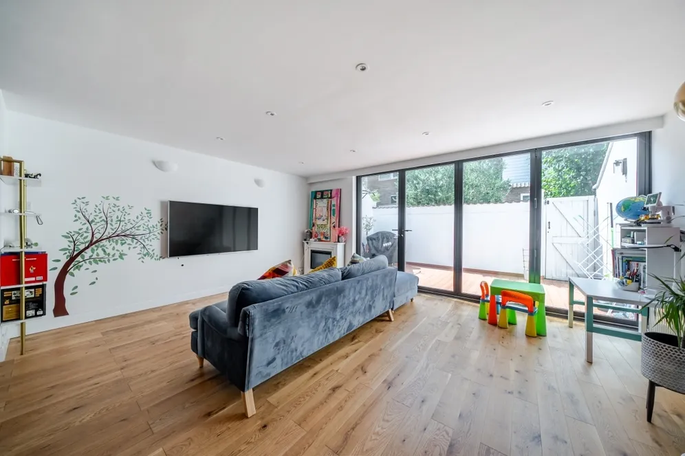 Tintern Close London SW15 photo 3