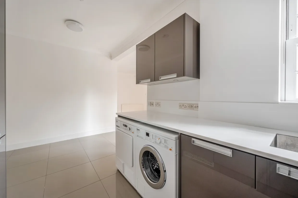 Bulstrode Court Gerrards Cross SL9 photo 13
