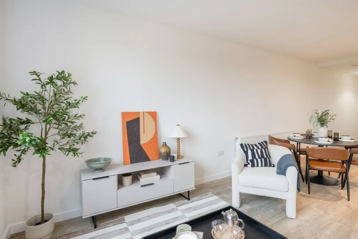 Elmsleigh Road Staines TW18 photo 5