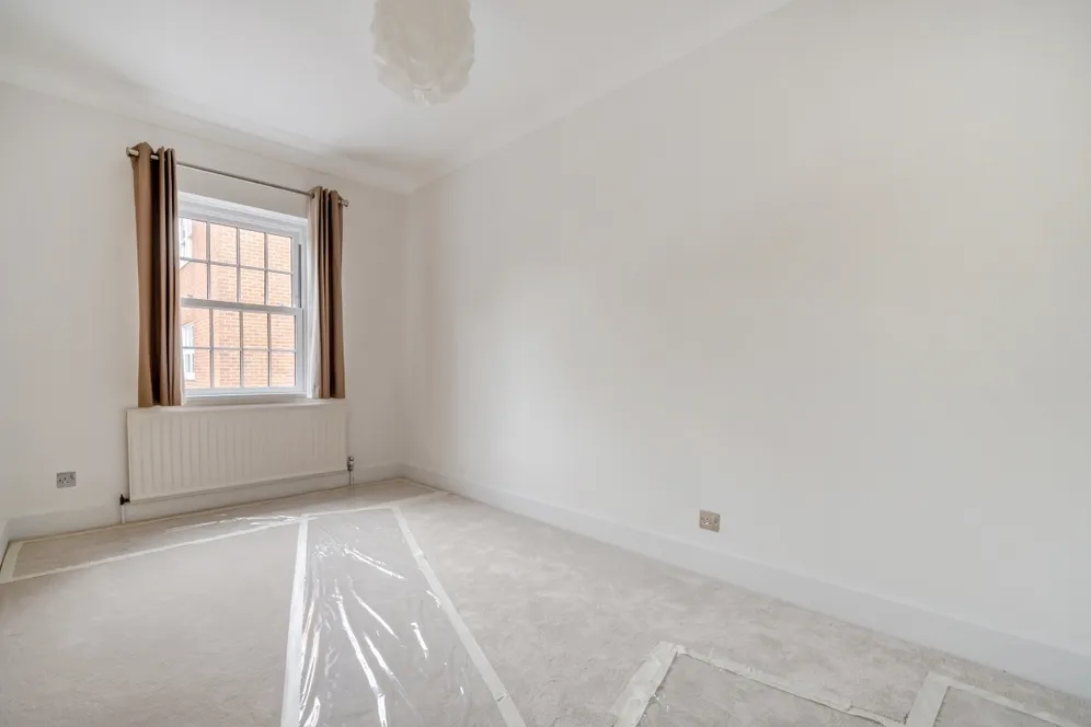 Bulstrode Court Gerrards Cross SL9 photo 14