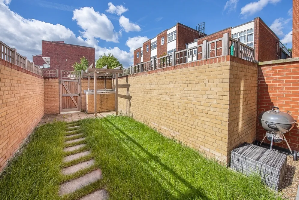 Upper Richmond Road London SW15 photo 4