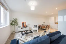 Elmsleigh Road Staines TW18 photo 6