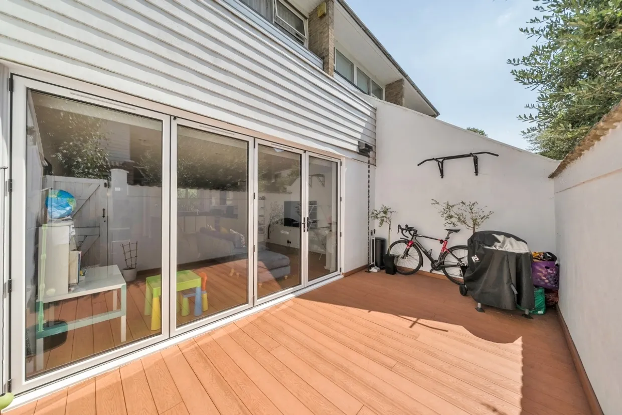 Tintern Close London SW15 photo 9