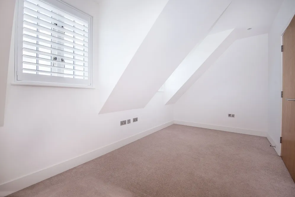 Upper Richmond Road London SW15 photo 9