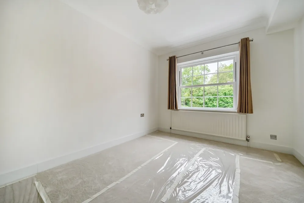 Bulstrode Court Gerrards Cross SL9 photo 20
