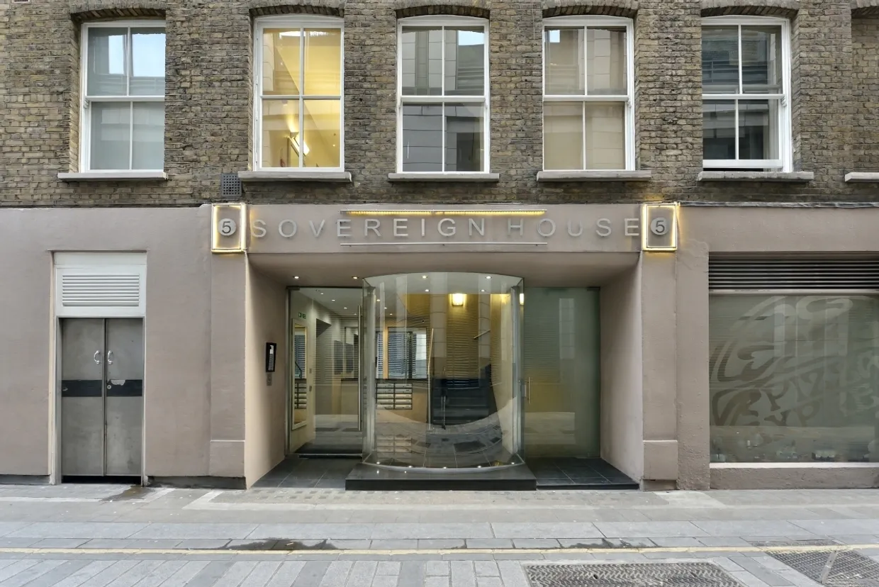 Poppins Court EC4A, EPC: B photo 15