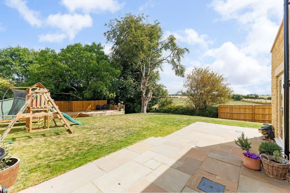 Cleveley Road Enstone OX7 photo 21