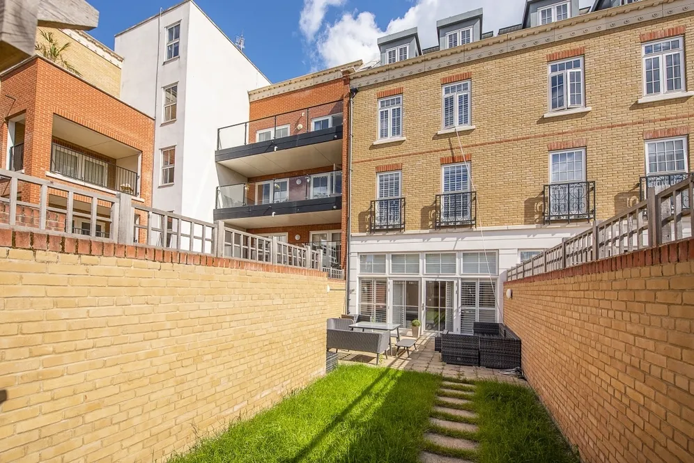 Upper Richmond Road London SW15 photo 23