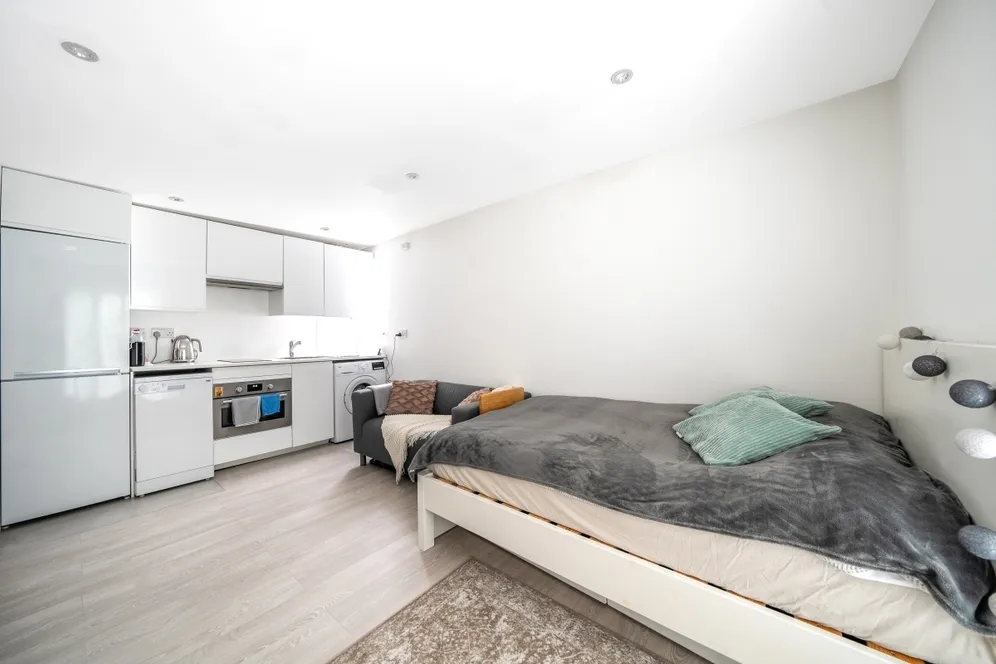 Agamemnon Road London NW6 photo 7