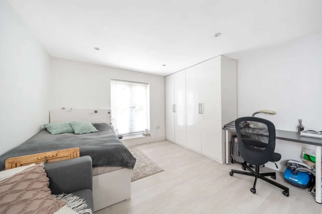 Agamemnon Road London NW6 photo 8