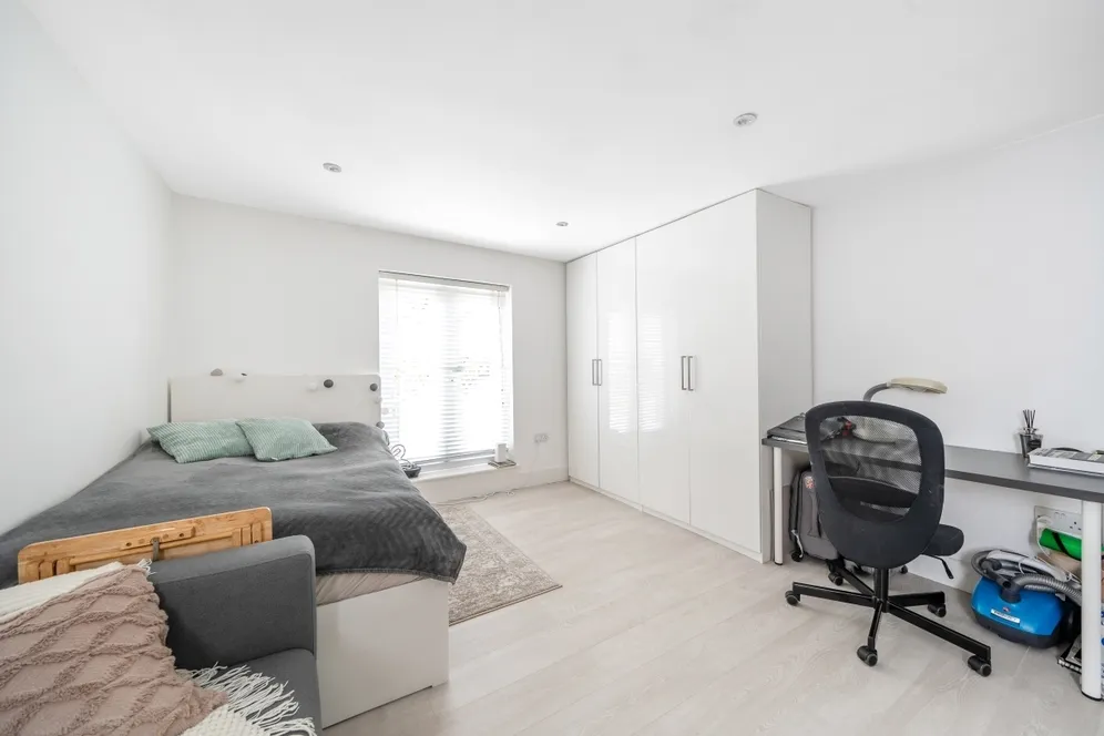 Agamemnon Road London NW6 photo 8