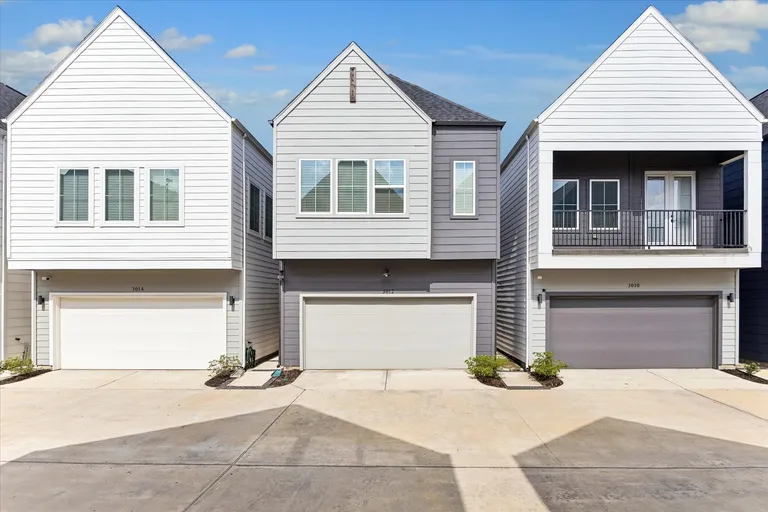 3012 Jensen Dr, Houston, TX 77026