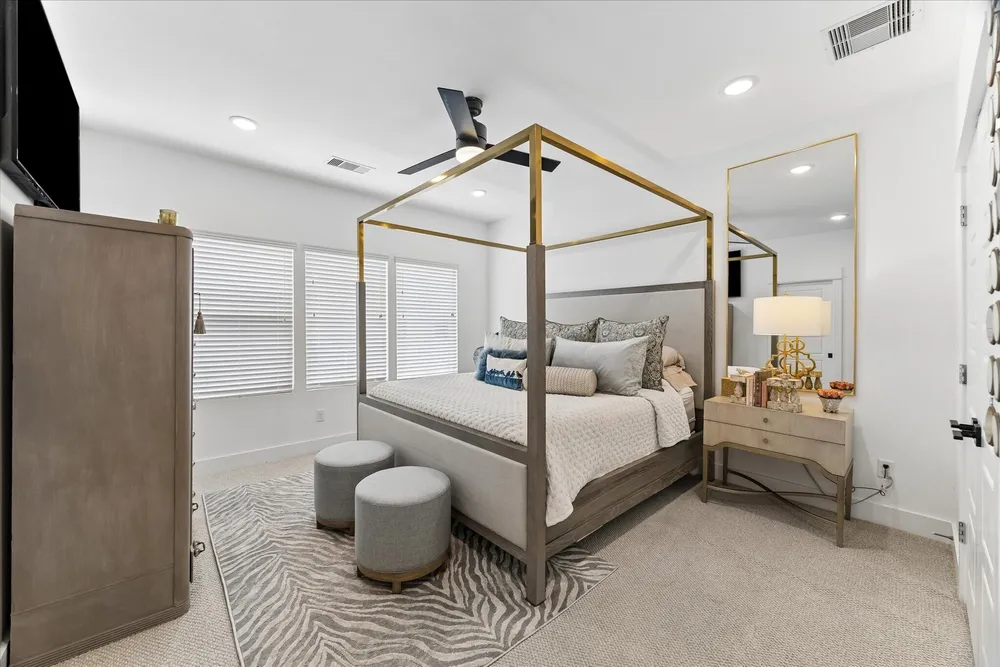 3012 Jensen Dr, Houston, TX 77026