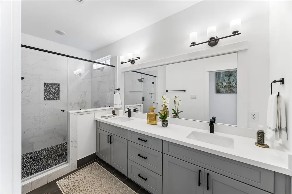3012 Jensen Dr, Houston, TX 77026