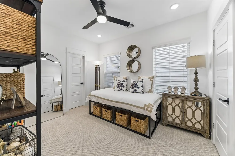 3012 Jensen Dr, Houston, TX 77026