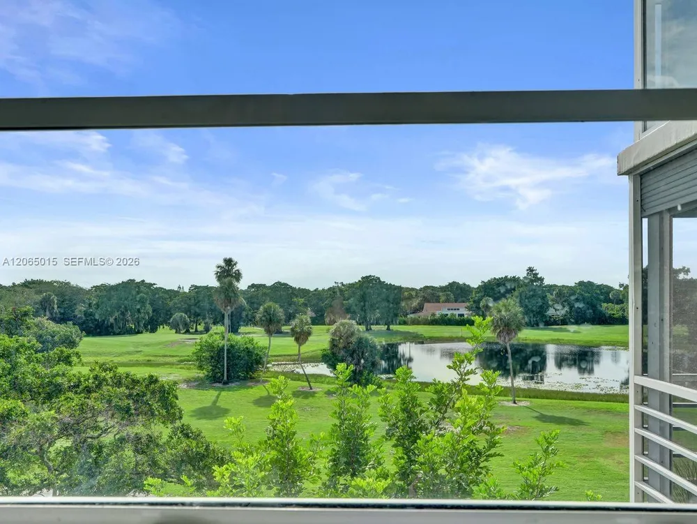 808 Cypress Blvd, Pompano Beach, FL 33069