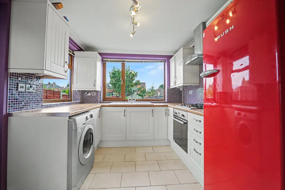 Property carousel item 4