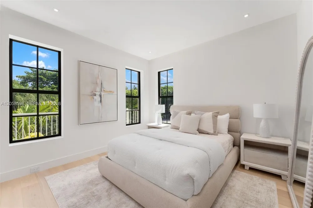 3352 Charles Ave, Miami, FL 33133
