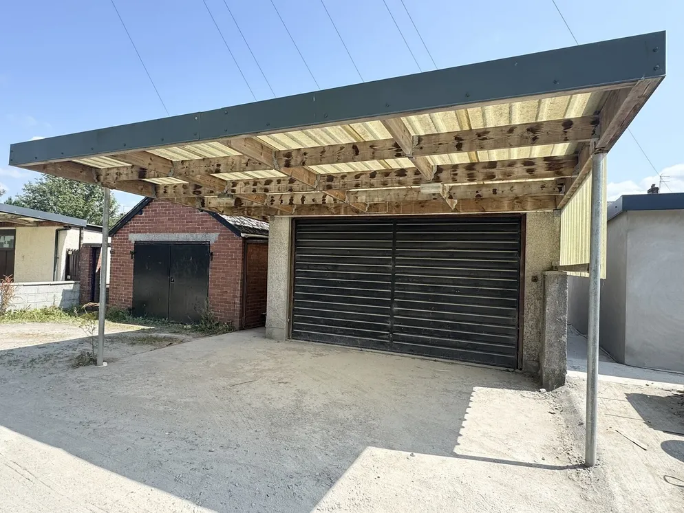 Property carousel item 13
