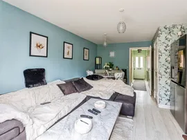 Tyne Way, Rushden thumb 2