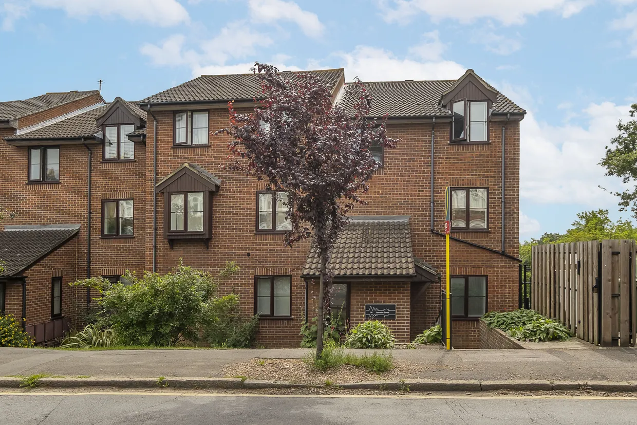 Alexandra Road, London, SW19 photo 1