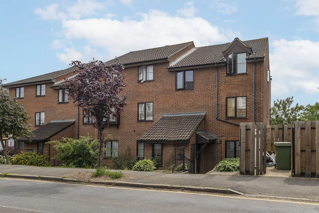 Alexandra Road, London, SW19 photo 8