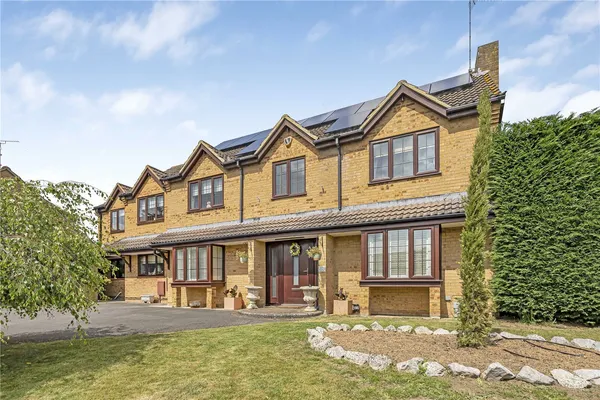 Lister Drive, West Hunsbury, NN4 photo 1