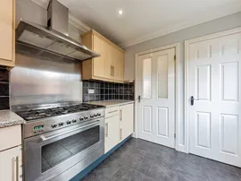 Regency Gardens, Grantham thumb 3