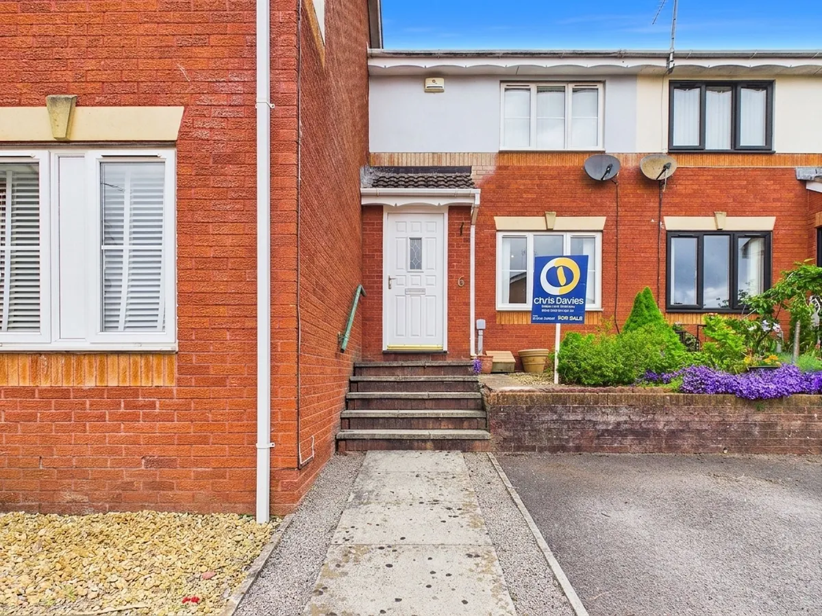 Trem Powys, Barry, CF63