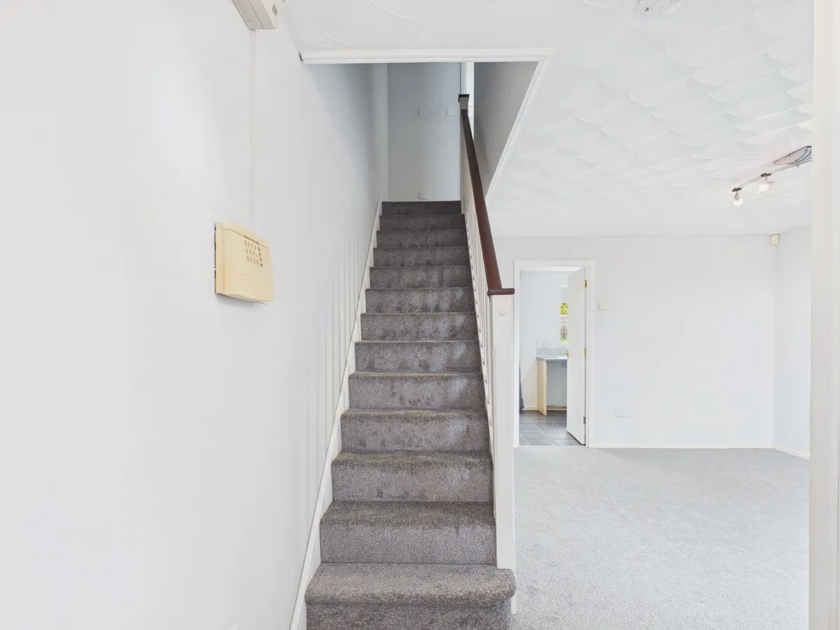 Trem Powys, Barry, CF63
