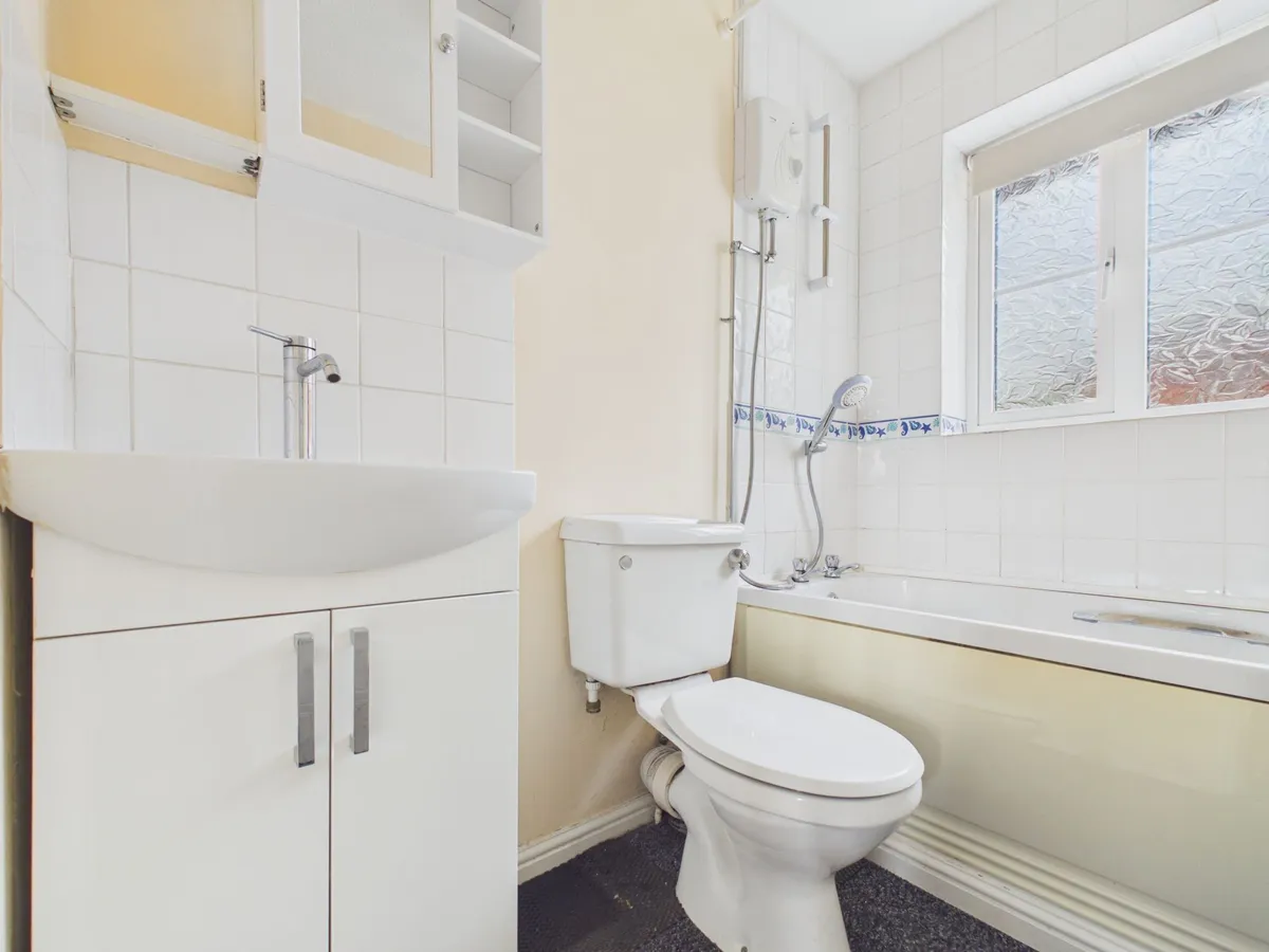 Trem Powys, Barry, CF63
