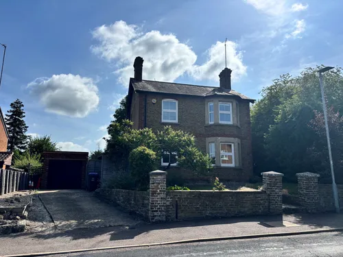 Grove Road, TRINGphoto
