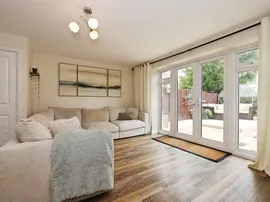 Edmund Way, Amesbury, Salisbury thumb 2