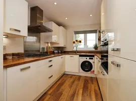 Edmund Way, Amesbury, Salisbury thumb 3