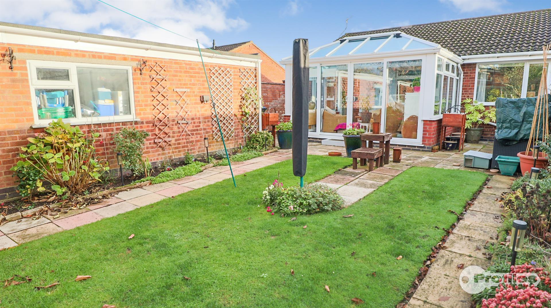 Lupin Close, Burbage, Hinckley Image 4