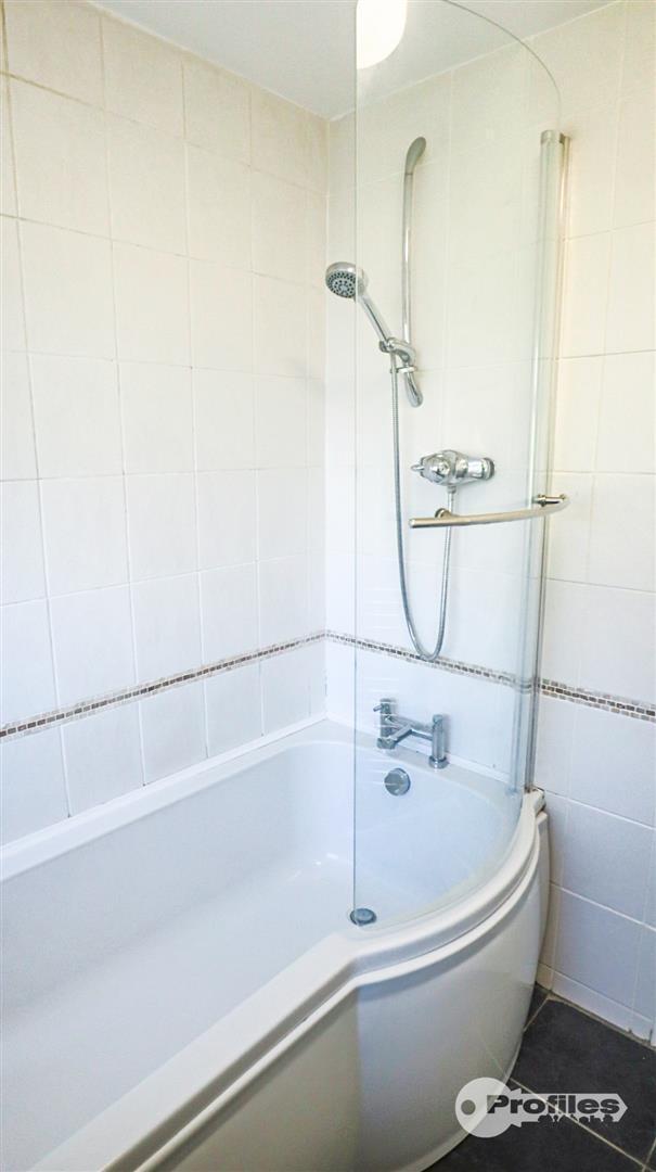 Clifton Way, Hinckley Image 9