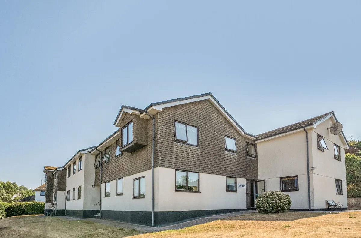 Saffron Court, Kingsbridge
