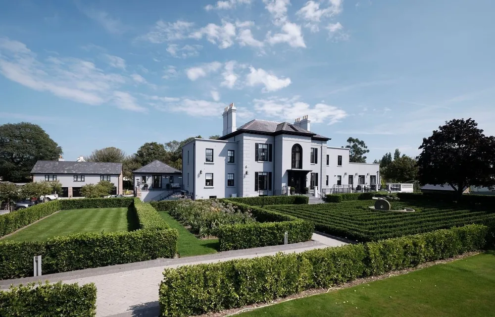 Video tour for Sunningdale Manor