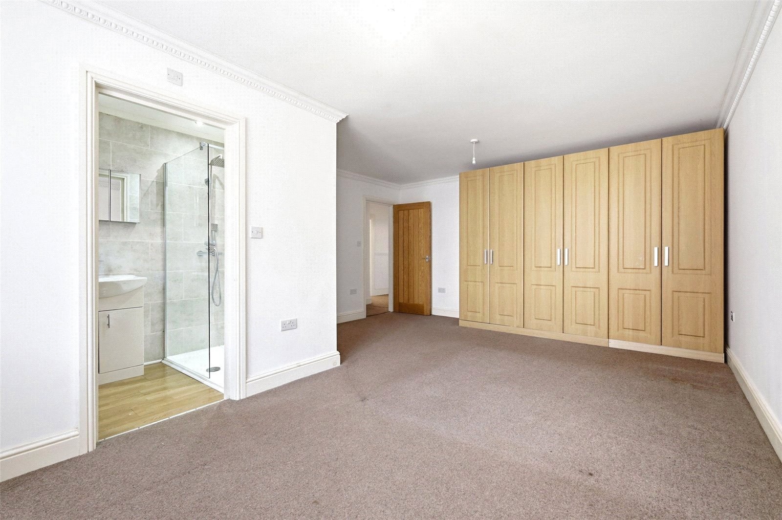Aldersbrook Road, London, E12 Image 8