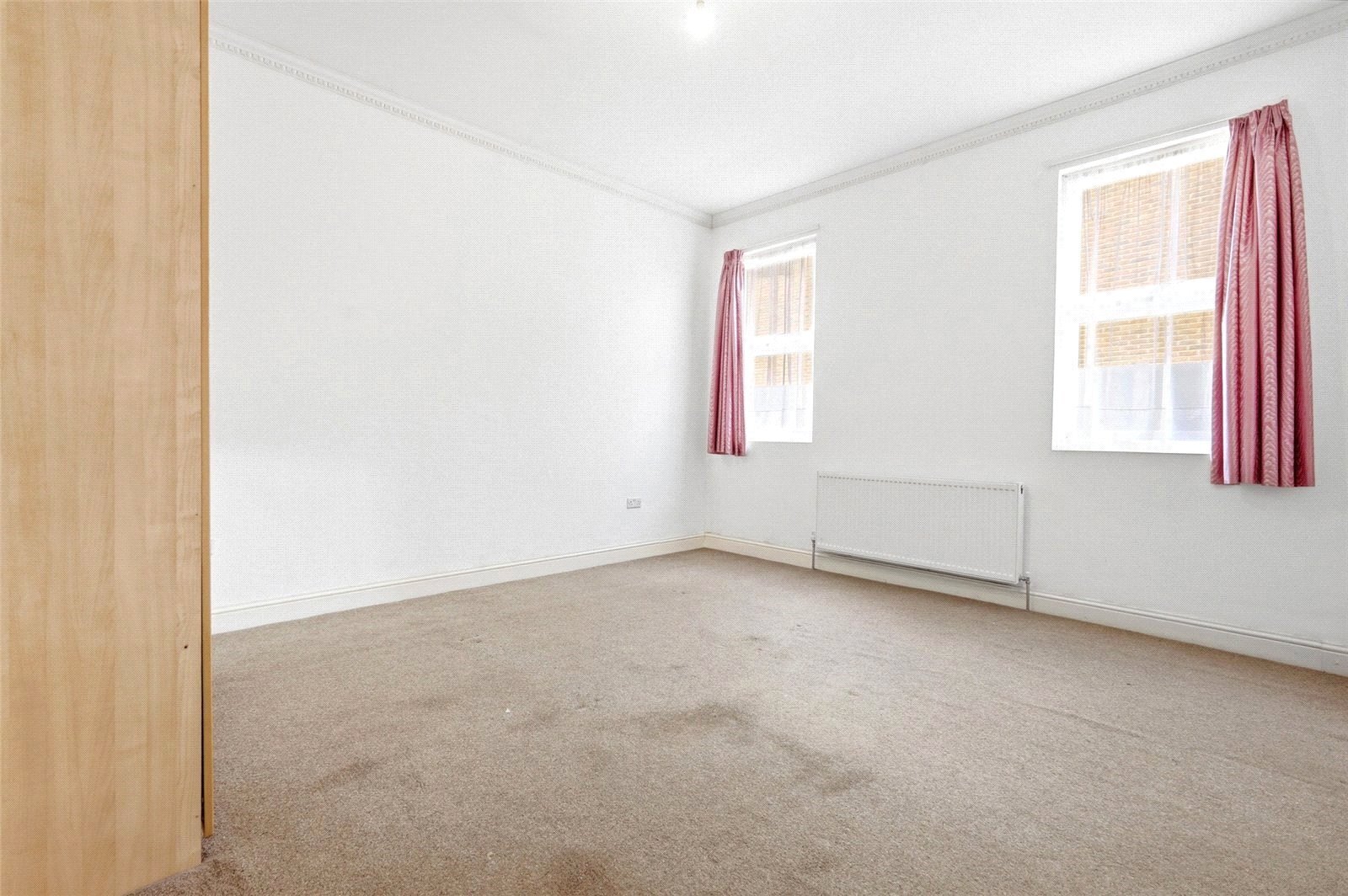 Aldersbrook Road, London, E12 Image 10