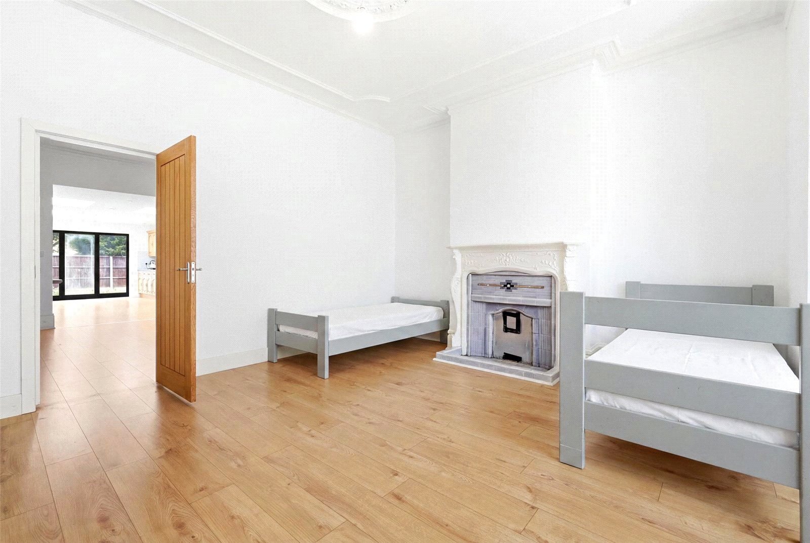 Aldersbrook Road, London, E12 Image 17
