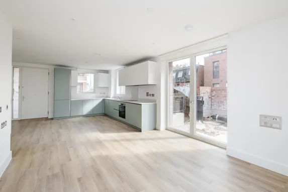 100 Woodside Avenue, London, N10