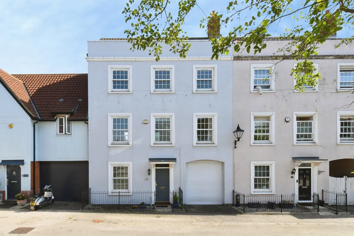 Peers Square, Chelmer Village, Chelmsford