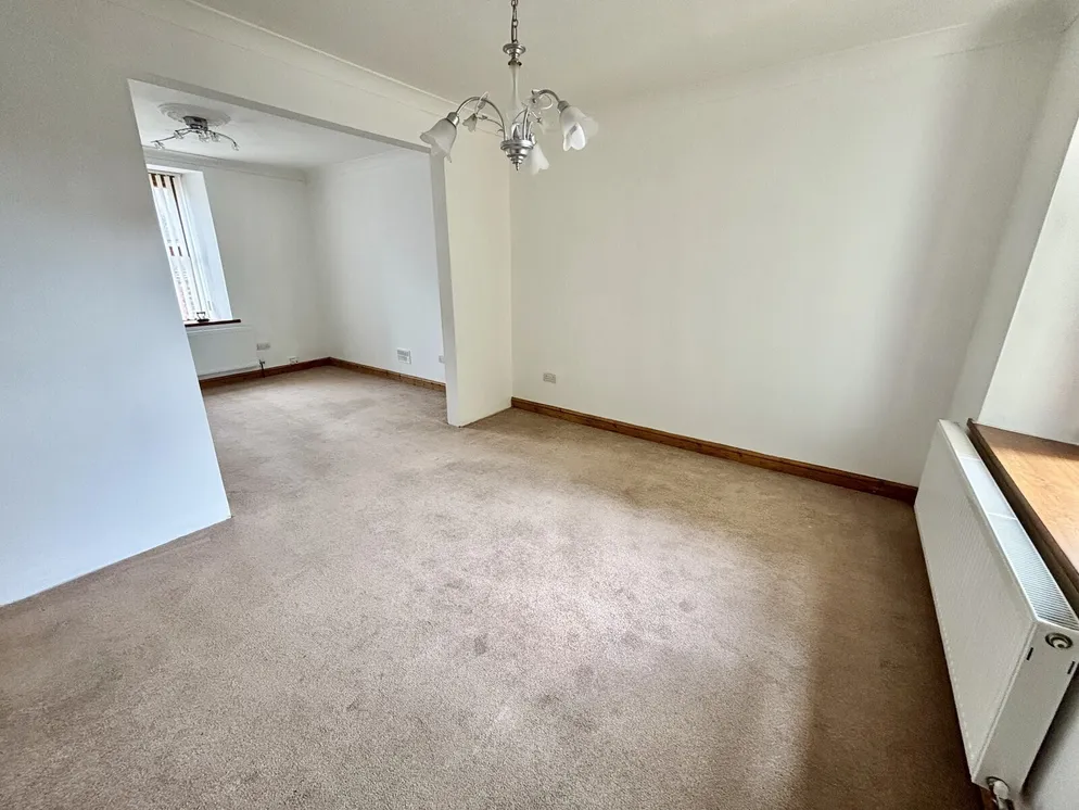 Property carousel item 4