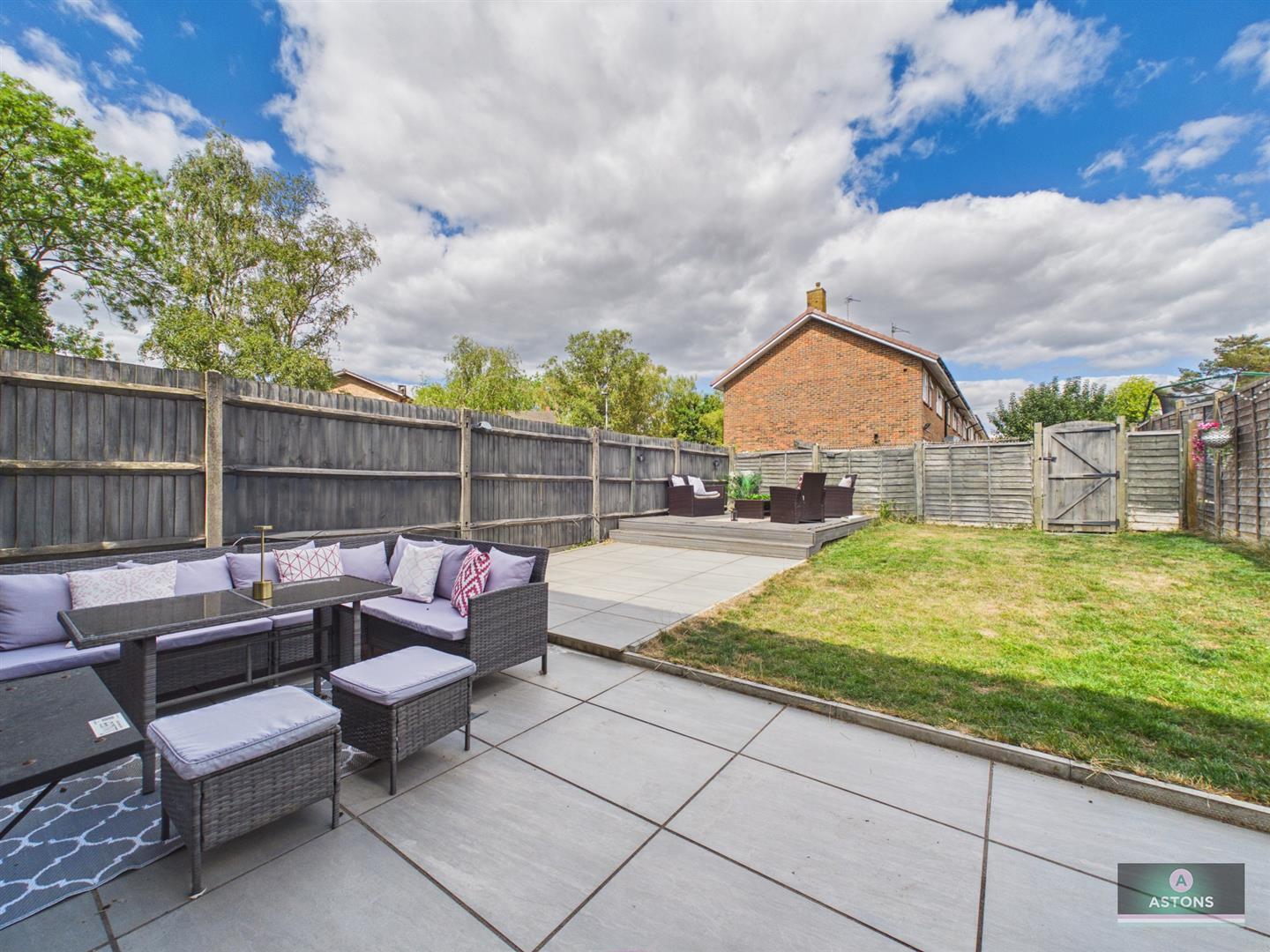 Gossops Drive, Crawley Image 7