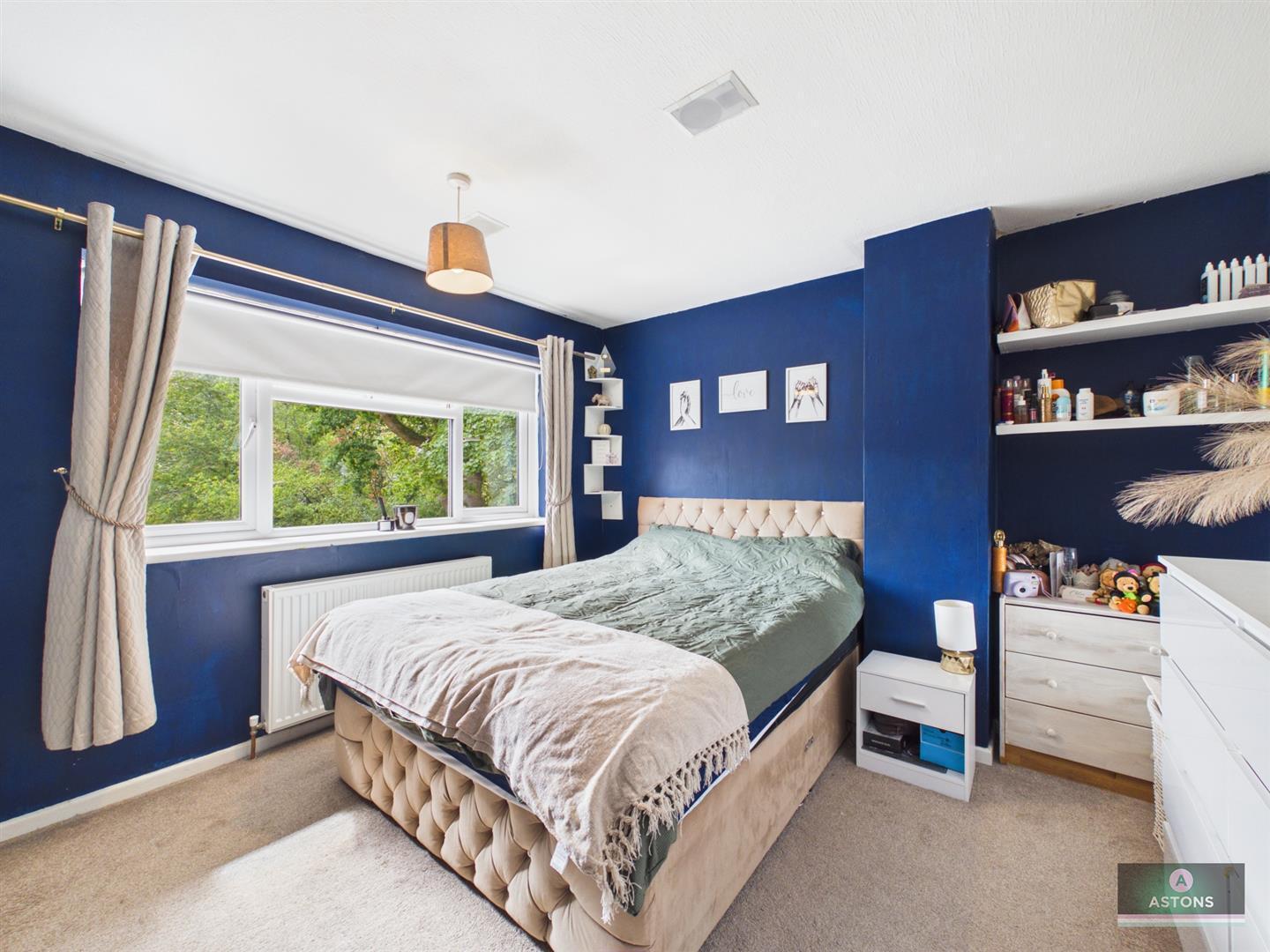 Gossops Drive, Crawley Image 11